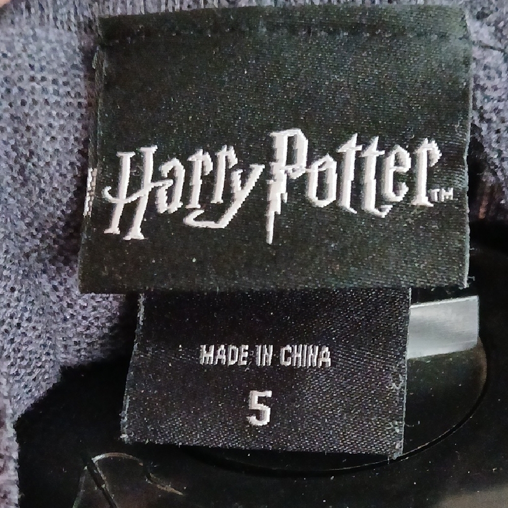 Warner Bros. Gray and Black Hogwarts Shrug XXL - Picture 4 of 10